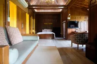 The Lavana Pondok Anugerah Hotel dekat Masjid syafa'at Daleman Baki