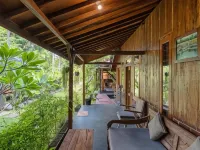 Tahlia's Villa Hotels in Tanjung