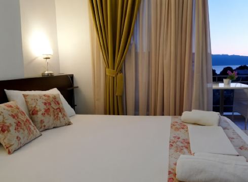 Ampoulos Rooms & Apartments