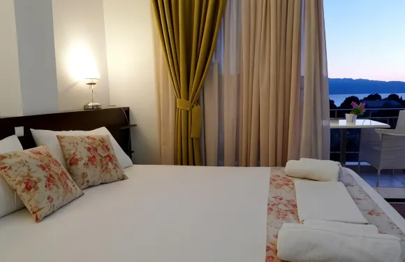 阿姆博羅斯客房公寓