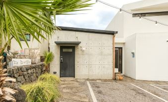 Jeju Byeolkkum Pension