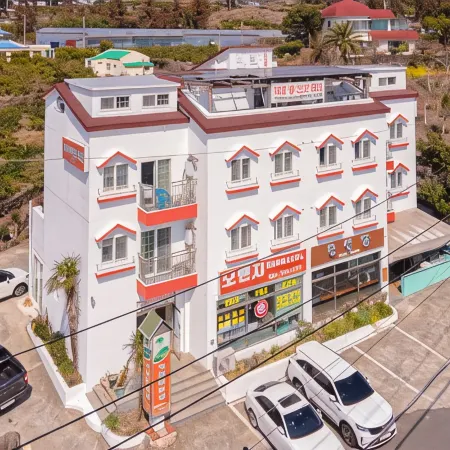 Seogwipo Gulliver Travel Pension Отели рядом с достопримечательностью «Дельфинарий Marine Park»