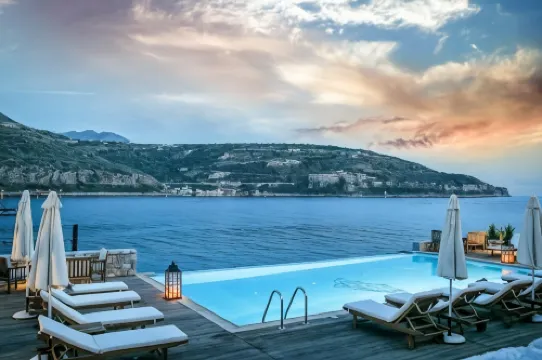 In Plo Luxury Suites