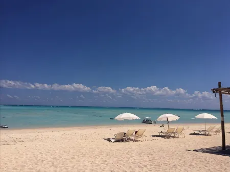 Yorontou Village Отели рядом с достопримечательностью «Йорондзима»