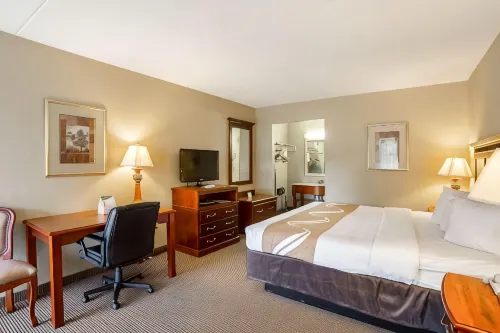 Quality Inn Hotels in Humphreys County