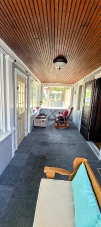 Cozy Historic East Hill Charmer Отели рядом с Региональный аэропорт Чиппева Вэлли