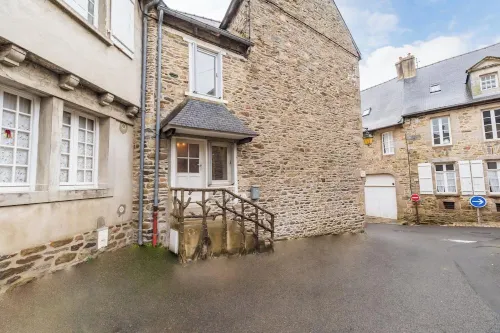 Logement Duplex au Coeur de Tréguier Hotels in Treguier