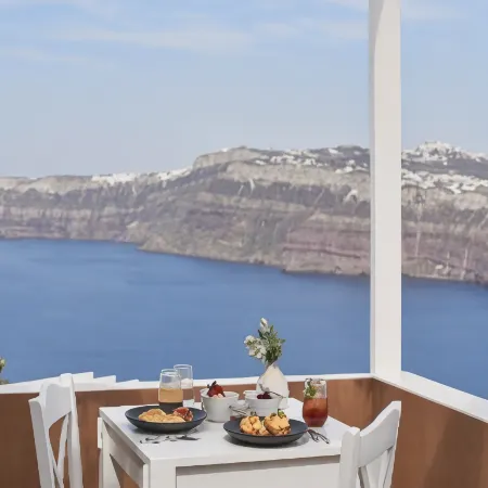 Apanemo Hotel & Suites Отели рядом с достопримечательностью «Пляж Камбия»