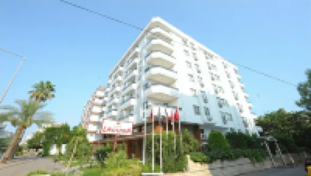 Suite Laguna Otel Hoteles cerca de Ataturk Parki