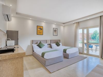Seven Stays Zayed