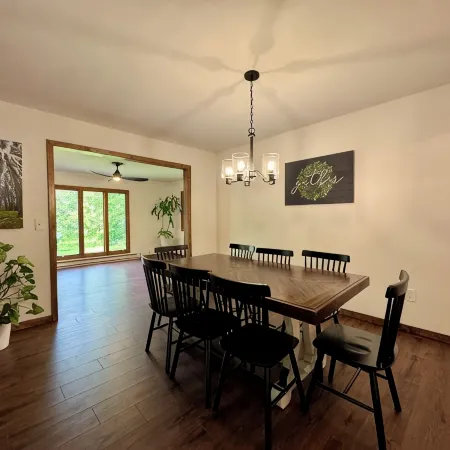 Dockside Retreat on the Canal on Lake Bemidji- 4BR, 3BA-Hot Tub-Fireplace! Отели в г. Бемиджи