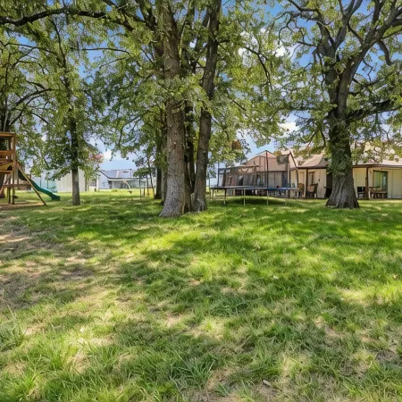 Private Guest Suite + Zipline + Hot Tub + Starlink + Game Room-Near Lake Texoma