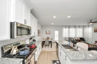 3BR Corporate & Family Getaway Near Katy Mills - 4-Star