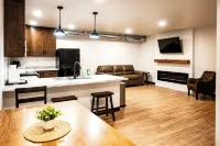 Ada Accessible Brillion 2‑ Suite w/ Full Kitchen Near Ariens – Unit #1 - Wifi