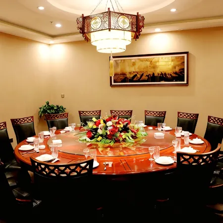 Hanyuan Business Hotel (Victoria commercial building of Linhe high speed railway station)