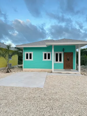 Anchor Villa: 5 min walk or rent a bike to go to turtle beach. โรงแรมใน