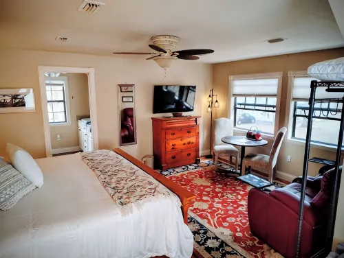 Dreamy Studio in The Heart of Horse Country - Apartments