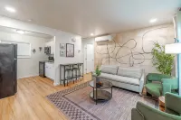 Designer Living Pet-Friendly UNR 2BR 1BATH