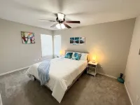 Beautiful 3 BD Home in Fishers with EV Charger - Homestays