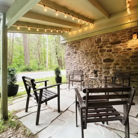 Never Lonesome Woodland Valley: Cozy 2bd Cottage!