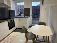 Greenwich Oasis Near o2 arena with Spacious Charm 리 주변 호텔