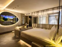 فور هيلز هوتل Hotels near برج الساعة