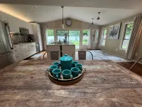 Careys Refuge - Family Retreat with Huge Fenced Yard