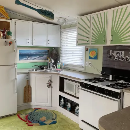 Cozy 1-bedroom apartment in tranquil Buxton, across from sound,with WiFi, AC