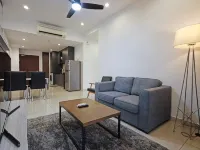 4pax King Bed 2BR Encorp Marina - Hot Tub