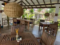 Pearl Island Beach Hotel - parking