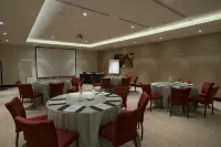 Holiday Inn AL KHOBAR - CORNICHE by IHG - breakfast