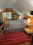 Lakefront  3-bedroom Rustic Cabin in Ryegate, VT. Pet-Friendly! - Homestays