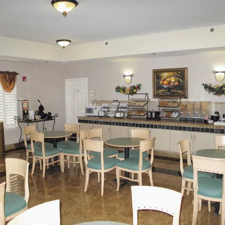 La Quinta Inn & Suites by Wyndham Atlanta South - Newnan