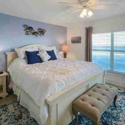 Third floor family favorite ~Corner oceanfront with endless views Rooms