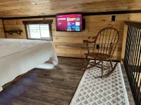 The Flint House! Lovely Cabin located in beautiful Campbellsville Ky. - 3-Star