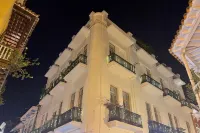 Prime 12Br Old City Corner Villa with Rooftop Pool Hotel di 