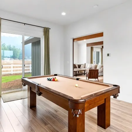 Brand New 3600 SF 3-Primary Suite Mountain Getaway