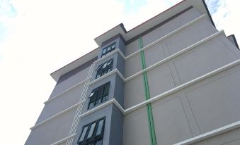 Sutharnlai Apartment