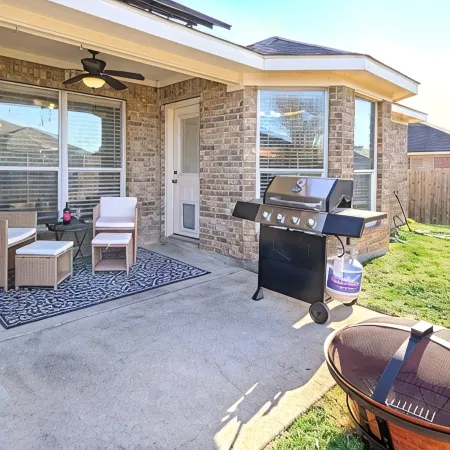 HotTub, GameRoom, 20Min to Dickies Arena, Firepit!!!!!!