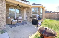 HotTub, GameRoom, 20Min to Dickies Arena, Firepit!!!!!!