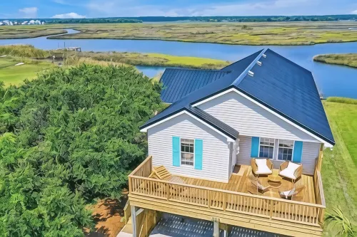 Sunset Sound Cottage -Waterfront with Sweeping Sound Views -2 Min Walk to Beach