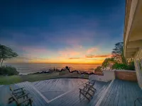 Pelican Point -- Oceanfront Blufftop on 1 Acre, Hot Tub, Dog Friendly!