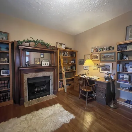 Historic Family 6-bedroom home on delightful 2nd Street in Oakland, MD