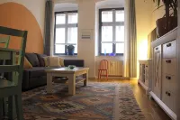 Quiet & cozy apartment in Südstadt, close to the train station & free parking