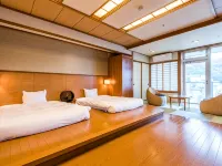 大江戶溫泉物語高級伊東酒店新岡部 鄰近宇佐美站的酒店