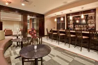 Holiday Inn DAYTONA BEACH LPGA BLVD by IHG - ที่มีบาร์