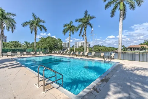 Spectacular penthouse end unit! - balcony
