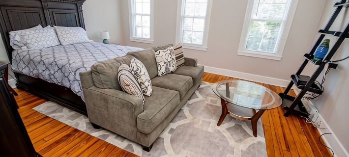 2nd floor Spacious Downtown Getaway- Across from US Naval Academy アナポリスのホテル