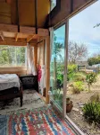 Hills Cottage with Panoramic Views & Hot Tub. Pet Friendly! - Scenic