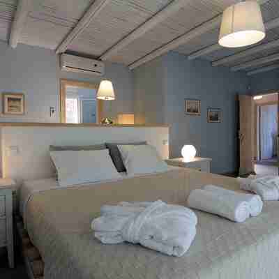 Villa Seashore: Dreamy villa by the sea side with heated pool Rooms